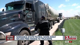 NSP Gives 100,000 Free Masks to Truckers