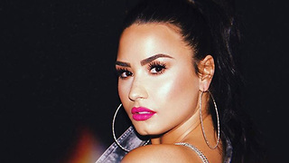 Demi Lovato’s Guitarist EXPOSES Her “So Called” Friends For Overdose!