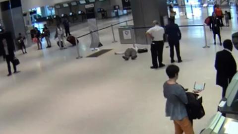 United Apologizes After Footage Shows Employee Pushing Man To The Floor