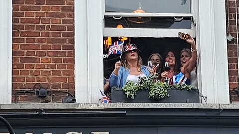 British patriots sing God save the king out of a pub window #kingscoronation