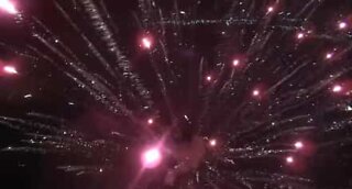 Drone filma imagens incríveis de fogos de artifício no Nebraska