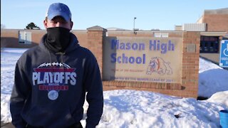 A couple in Mason needed wood to heat their home. The Mason varsity football team made it happen
