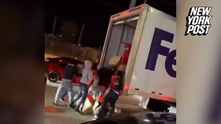 Cars block FedEx truck while dozens pillage packages, leave boxes scattered everywhere