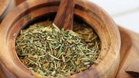How to make Herbs de Provence at home