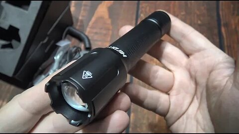 Hiram Aurora Flashlight Kit Review! (Luminus SFT70 LED, 3000 Lumens)