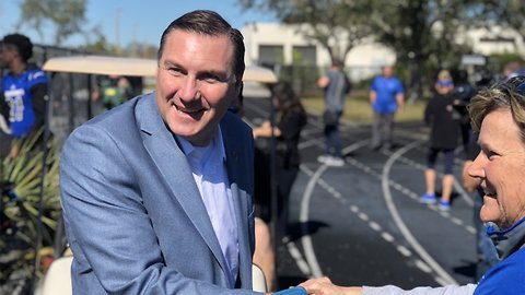 Florida Gators head football coach Dan Mullen surprises Wellington High School star with scholarship offer