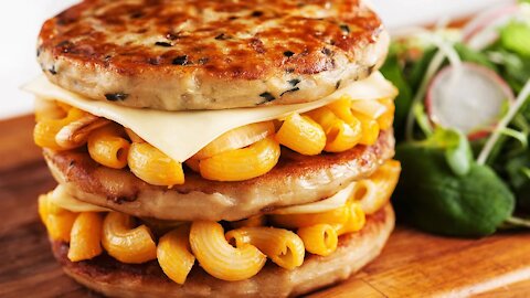 How to Make Mac and Cheese Burger