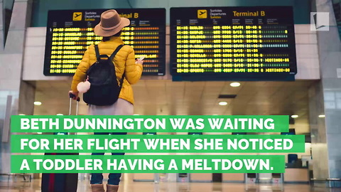 Mom Weeps on Ground in Airport During Toddler’s Meltdown. Then Women Gather & Form a Circle