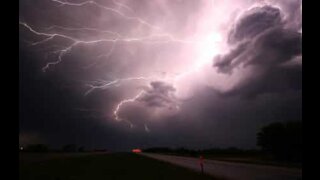 Tempestade coloca Phoenix completamente inundado