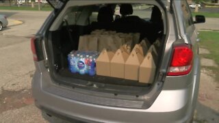 Volunteers deliver lunches to seniors, homeless in Kenosha