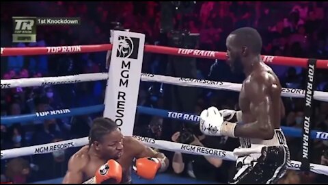 Terence Crawford Highlight Reel Knockout of Shawn Porter, Keeps Welterweight Title | FIGHT HIGHLIGHT
