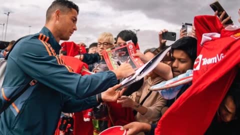 FULL RONALDO TIBA DI AIRPORT QATAR!!! SAMBUTAN RONALDO TIBA DI QATAR