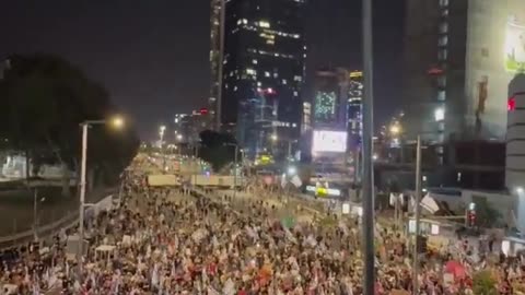 BREAKING: Anti-government protests breakout in Tel Aviv