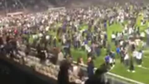 Argentinean soccer match abandoned after police let out tear gas into stadium, at least 1 dead