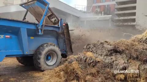 Protesting French Farmers Dump Tens of Tons of Manure Outside Toulouse City Hall