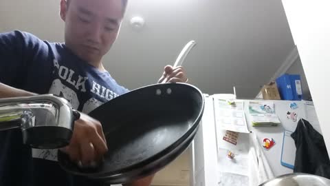 Clever Way To Clean A Really Greasy Pan