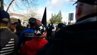 Trump Supporter Goes Ballistic On #ANTIFA Protesters Burning American Flag