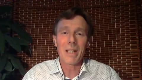 (2018) Ronald Bernard recalls a meeting in the early 1990's they had with their Satanic High Power Client who through SUPERNATURAL POWERS👀 lit a 🔥FIRE🔥 inside the body of Ronald's colleague who was making lots of mistakes.