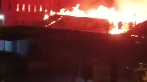 🔥👀 A production building on fire in Orekhovo-Zuyevo near Moscow on 1.200
