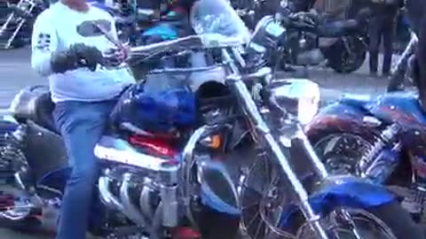 Custom Motorcycles On Main Street | Daytona Bike Week