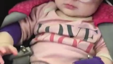 Baby’s reaction after seeing mom clearly for the first time