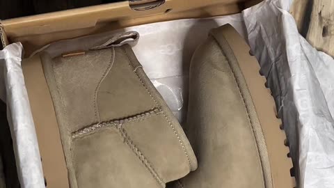 750Kicks Unboxing: UGG Classic Ultra Mini Antilope with @Tessa_Alicia - Winter Style Outfits - UGGS