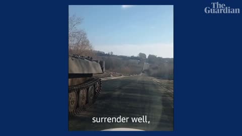 Ukrainian citizen confronts Russian soldiers after tank runs out of fuel