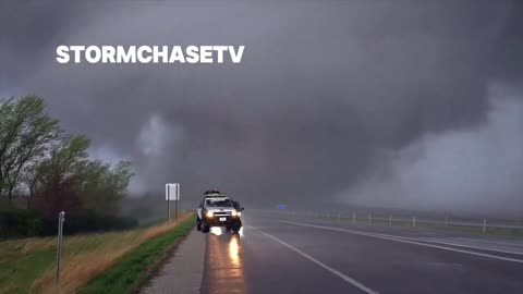 Stone chaser~Crazy Footage From A Historic Tornado Outbreak!