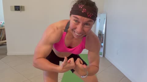 Mighty Muscle Woman 8 Minutes of One-Legged Exercise