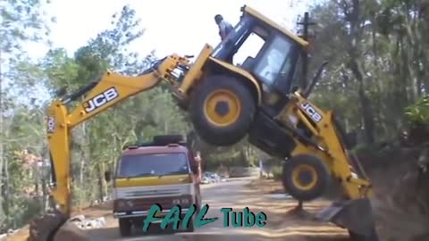 op 10 Extremely Dangerous Excavator & Cranes Fails ! Heavy Equipment Gone Wrong Compilation