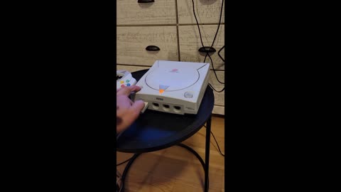 Sega Dreamcast Repair Vol 1: Cleaning the Controller Port