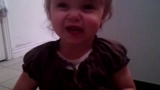 Baby sings adorable version of "You Are My Sunshine"