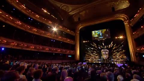 Leonardo DiCaprio and Dame Maggie Smith on Kiss Cam | The British Academy Film Awards