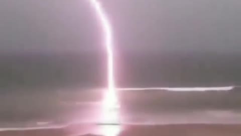 Scariest Lighting Strikes In the History of Mankind