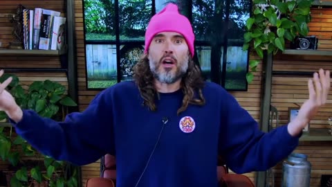 Russell Brand GOES OFF On The Mainstream Media, Praises Tucker Carlson Following Departure