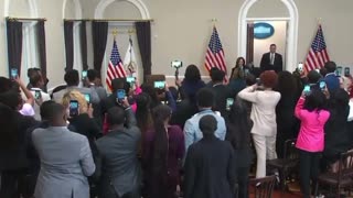Kamala Calls On Her Audience To Clap In SAD Moment