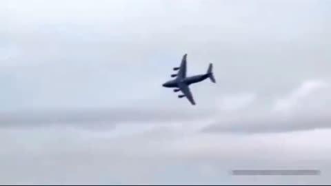plane crash landing video , plane crash landing video 2021 , plane crash landing karachi real video