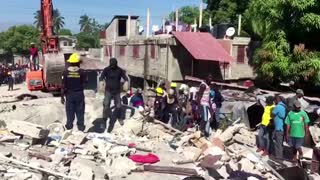 Death toll from Haiti quake soars, U.S. sends aid