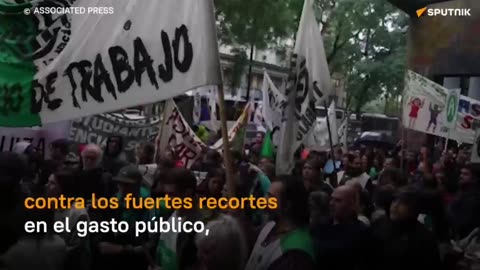 Empleados estatales de Argentina se movilizaron para convocar a un paro nacional