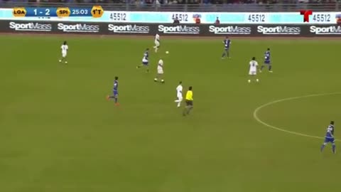 VIDEO: Ronaldinho pulls off a pass with his back in Pope Francis’s charity match