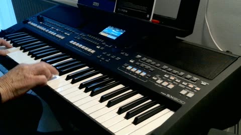 Games that lovers play (James Last) cover by Henry, Yamaha PSR-SX600