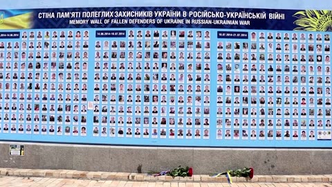 Blinken lays flowers at Kyiv's Wall of Remembrance
