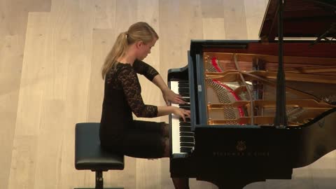 Debussy: La fille aux cheveux de lin, Katharina Treutler I piano