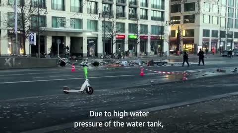 Huge aquarium bursts open wrecking Berlin hotel lobby