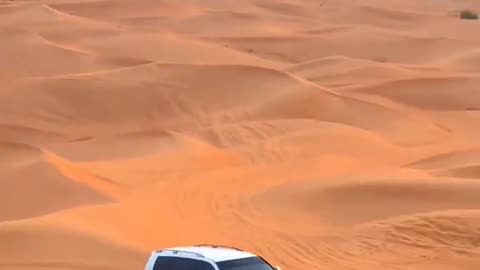 Toyota land cruiser fond in desert 🏜️ #desert #landcruiser #Toyota #toyotasupra #toyotalandcruiser