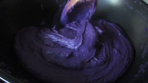 Filipino Recipe: Lola's Ube Halaya or Ube Jam