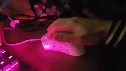 NOS M-650 Ultralight Gaming Mouse (color changing button!)