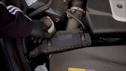 How to Replace the Engine Air Filters in an Infinity Q70