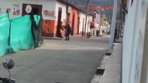Video: Un francotirador hirió a un Policía en Teorama, Norte de Santander