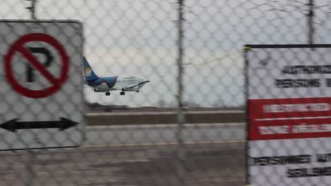 Jet landing at YOW (Ottawa Airport) Ontario